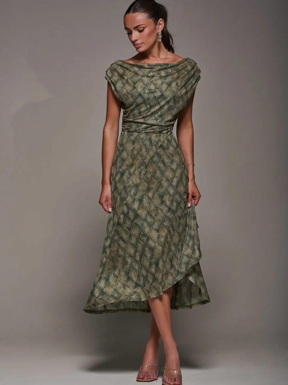 Groen - Jolie Moi - Asymmetrische gedrapeerde midaxi-jurk met kant
