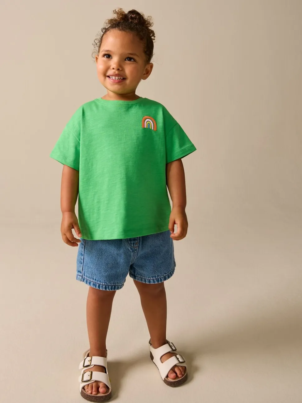 Groen met regenboog - Short Sleeve Embroidered T-Shirt (3mths-7yrs)