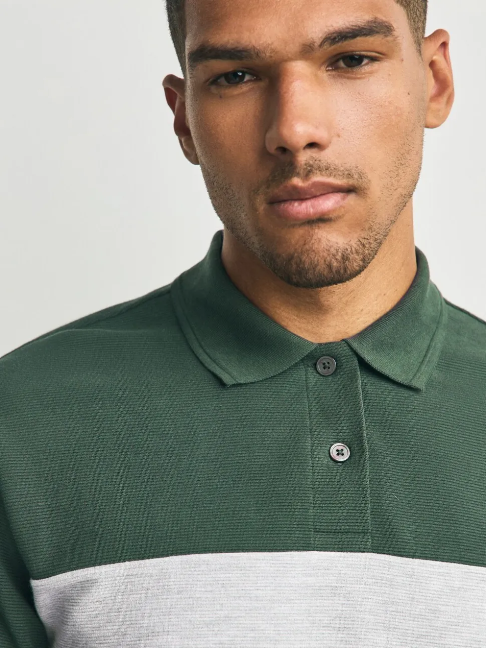 Groen/grijs - 100% katoenen poloshirt met korte mouwen, knopen en kleurvlakken