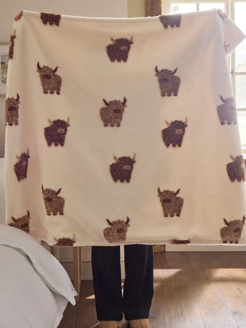 Hamish The Highland Cow Borg Throw