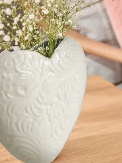 Hartvormige vaas met textuur
