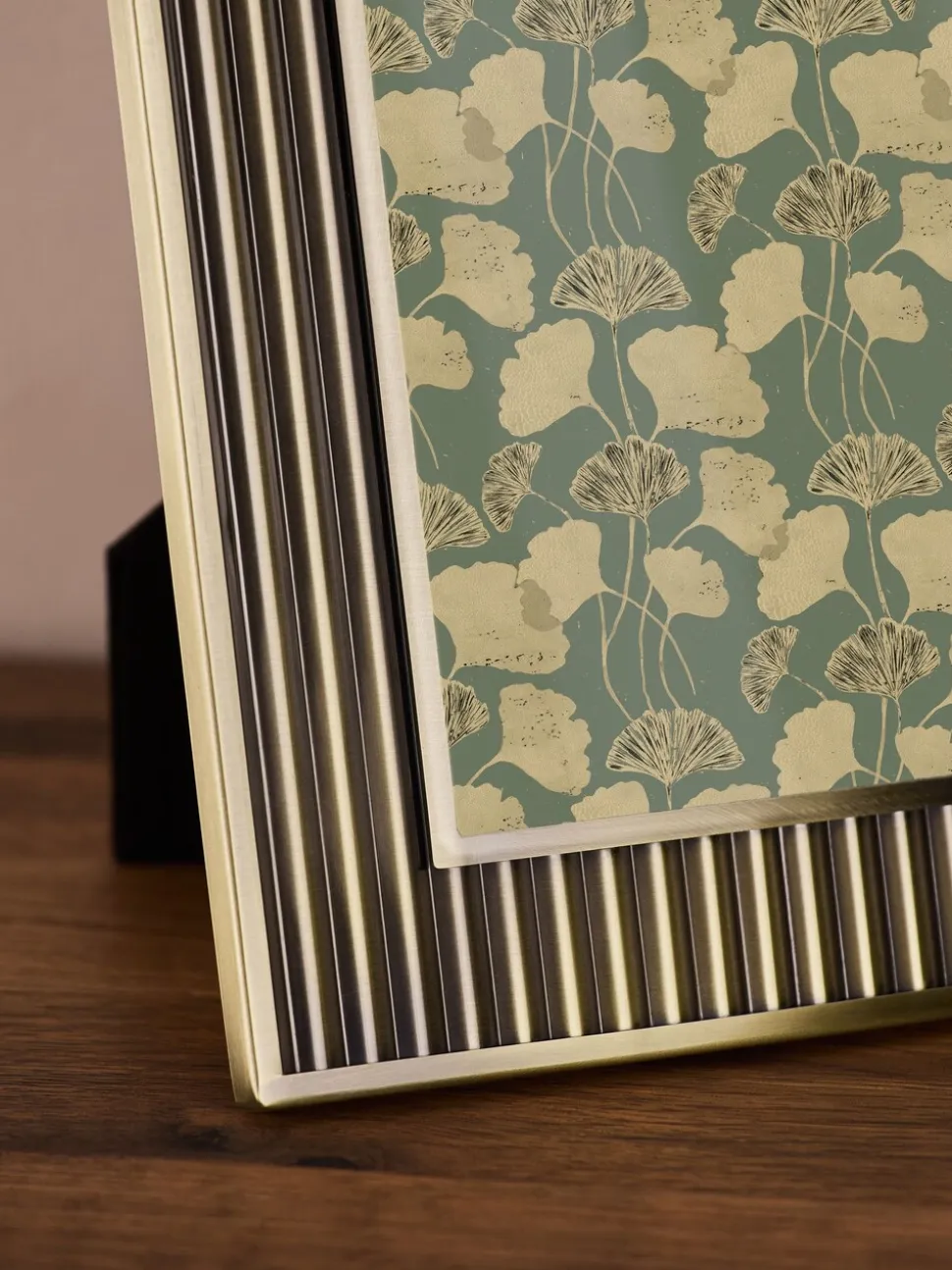 Hollis Ribbed Metal Photo Frame