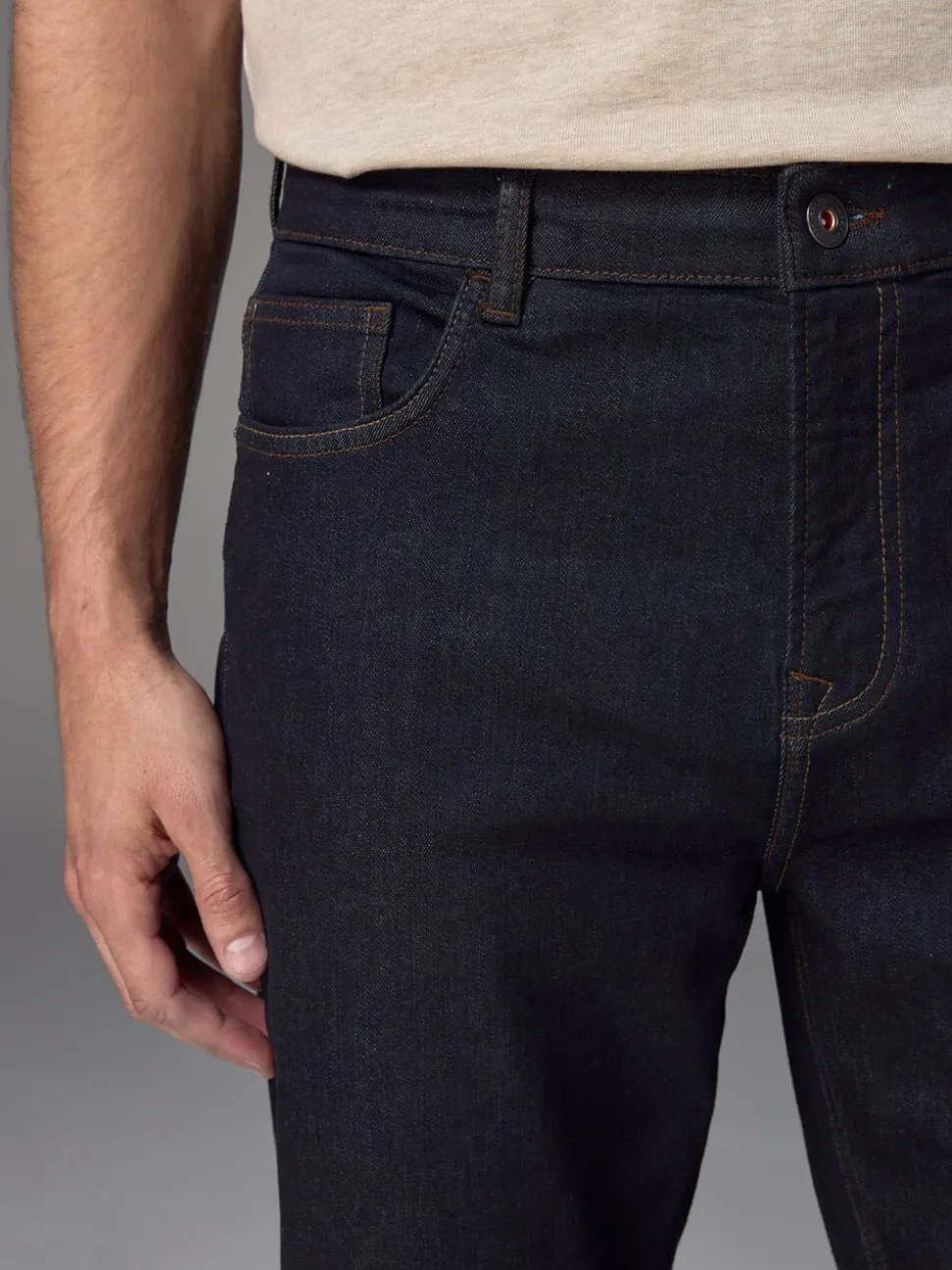Indigo blauwe wassing - Klassieke stretchjeans met standaard taps toelopende pasvorm