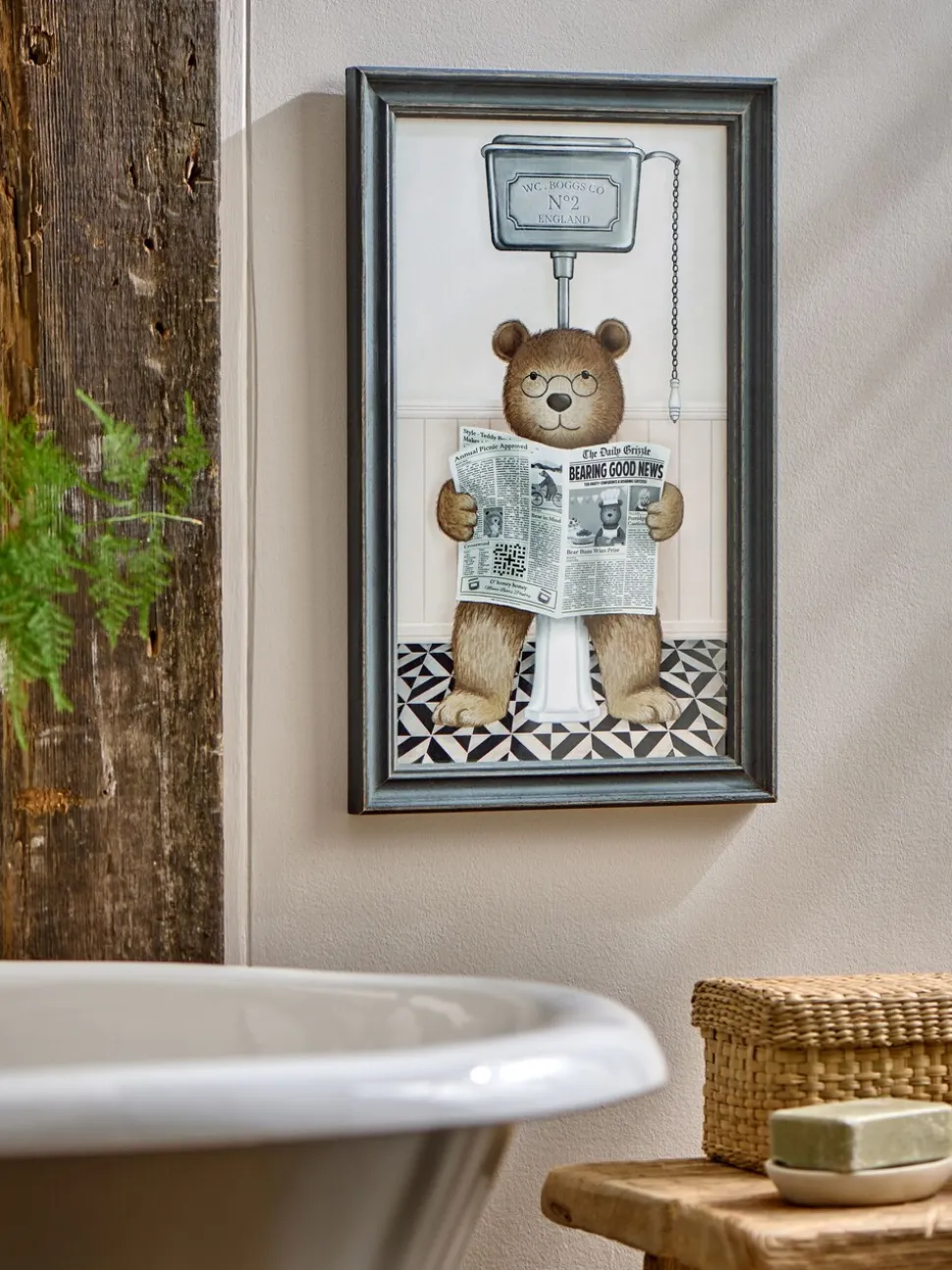 Ingelijste wanddecoratie Bertie Beer op het Toilet