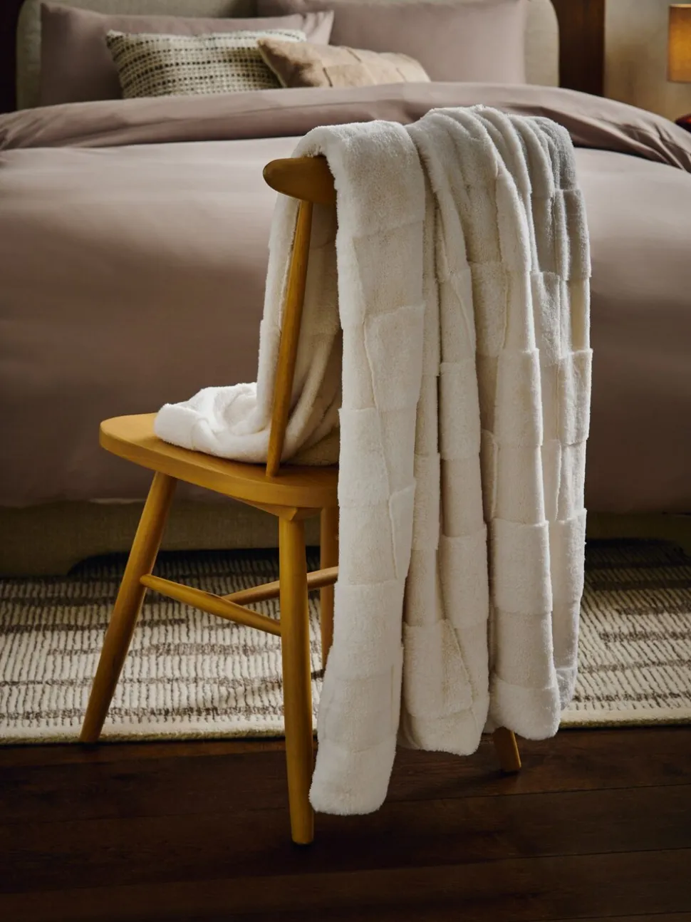 Jasper behaaglijke fleece omkeerbare bedloper met dambordmotief