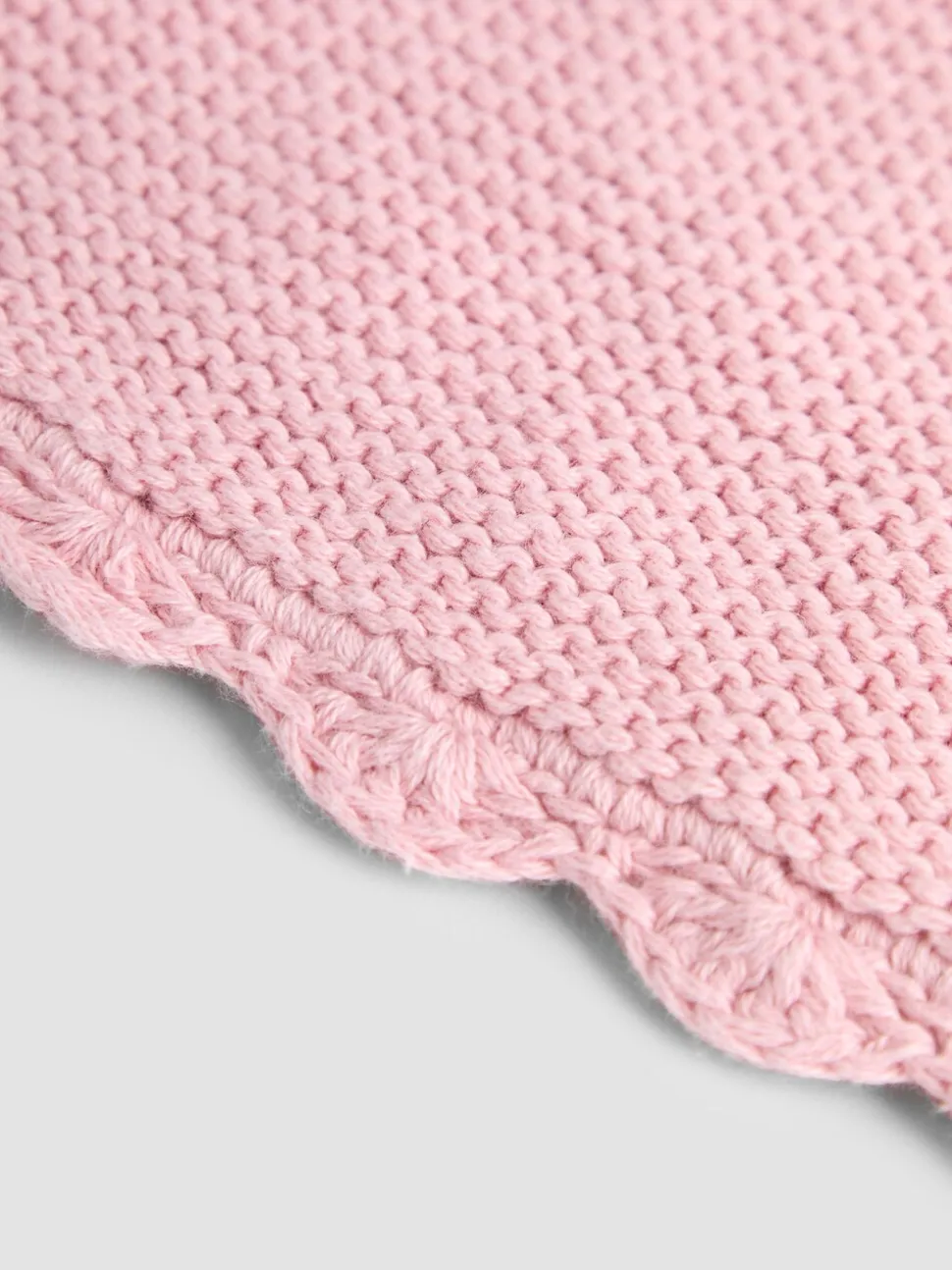 JoJo Maman Bébé Dusky Pink Scalloped Edge Blanket