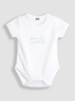 Jojo Maman Bébé romper met Born In 2025-borduursel