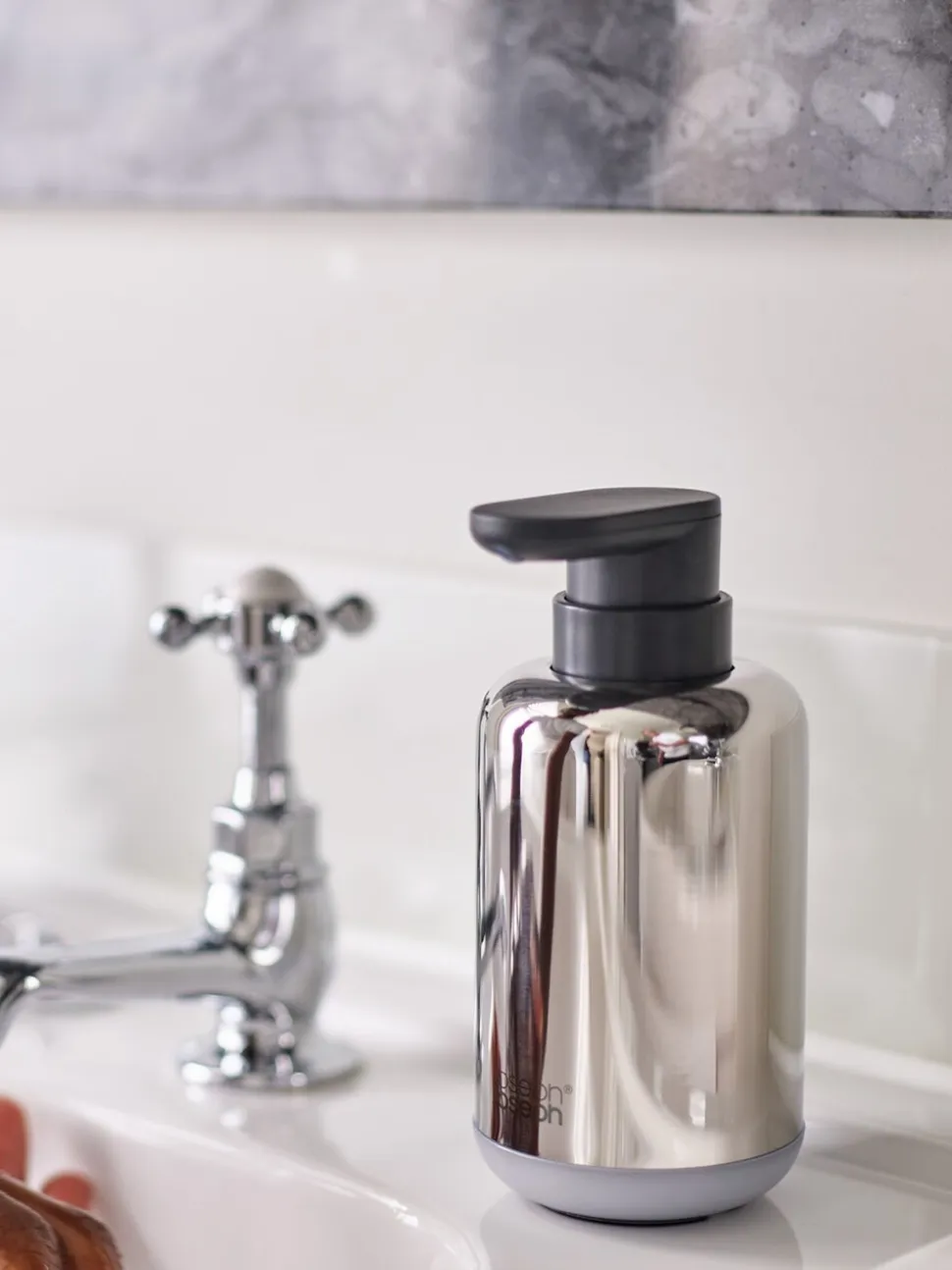 Joseph Joseph - Easystore - Luxe zeeppomp van roestvast staal