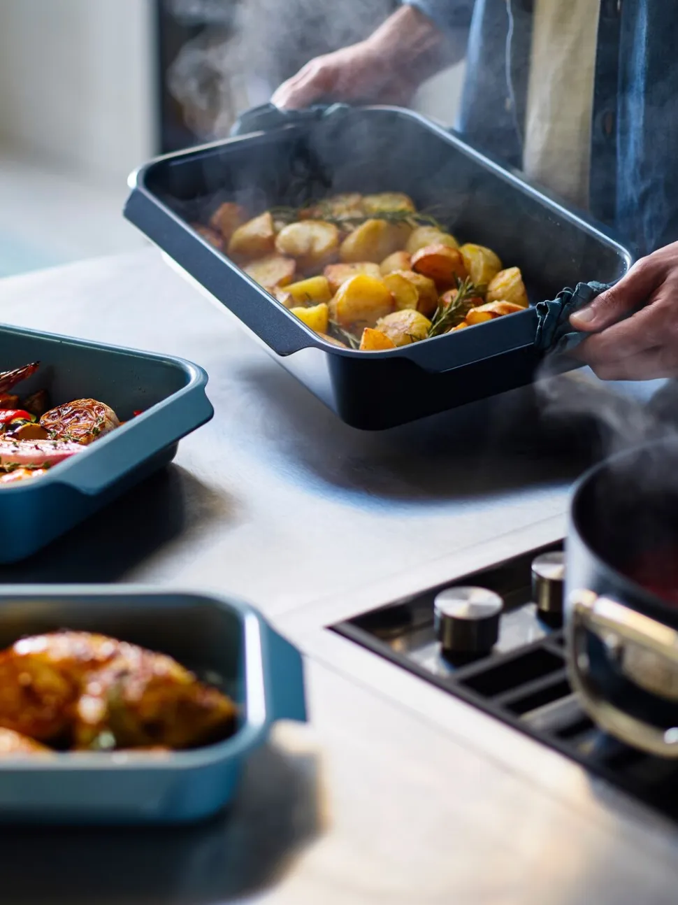 Joseph Joseph Nest™ Oven Nonstick Large Roasting Tray