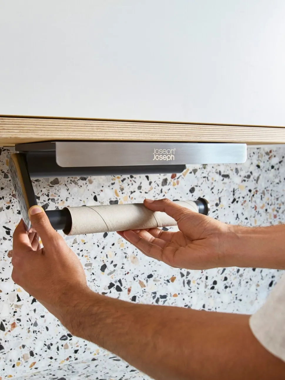 Joseph Joseph Rollgripâ Easy-Tear Kitchen Roll Holder