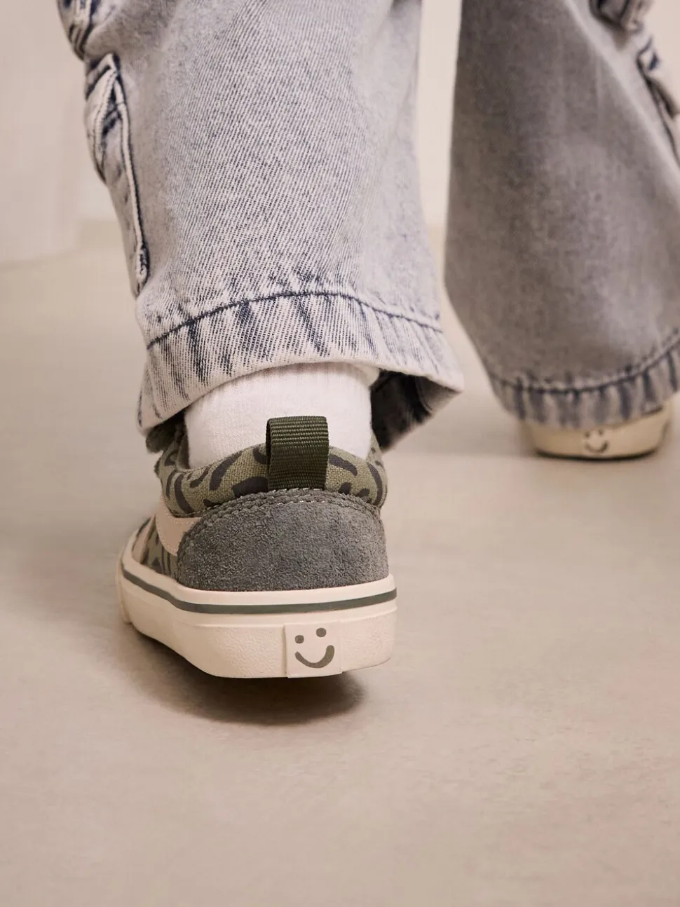 Kakigroen - Klittenbandsluiting Skate Trainers