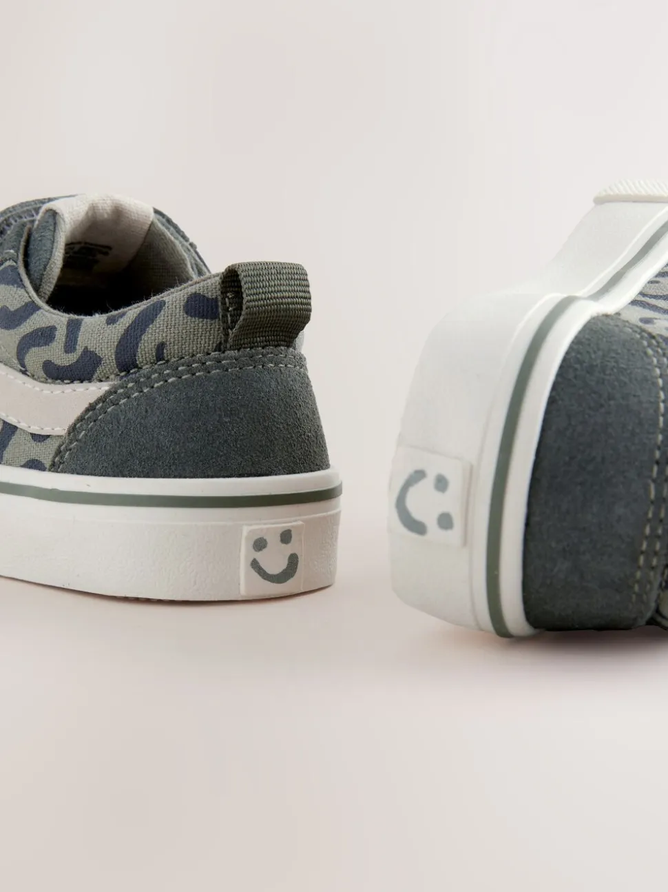 Kakigroen - Klittenbandsluiting Skate Trainers