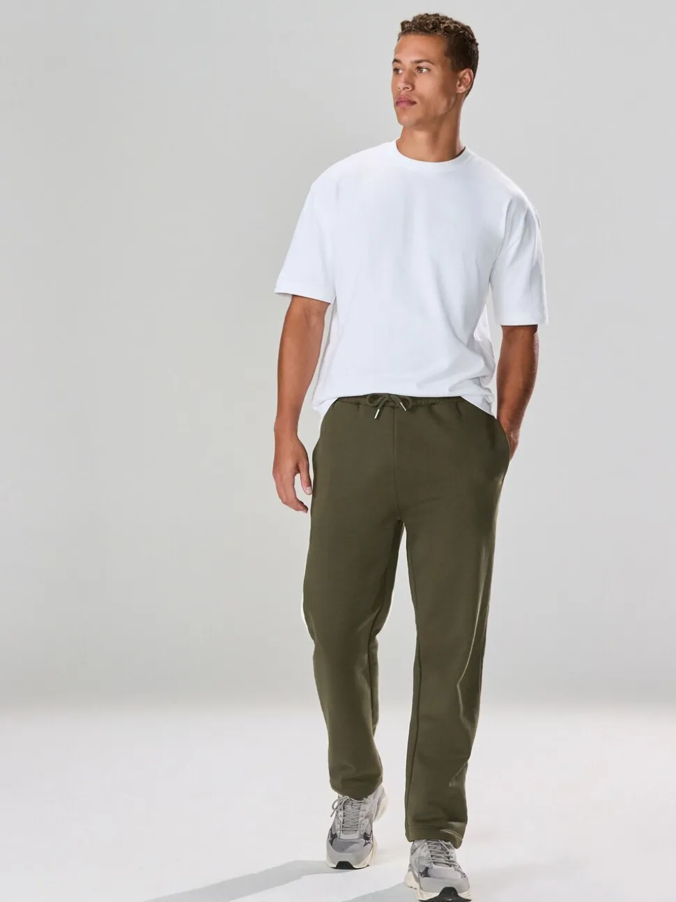 Kakigroen - Straight fit - Relaxed Fit Brushback Heavyweight Joggers