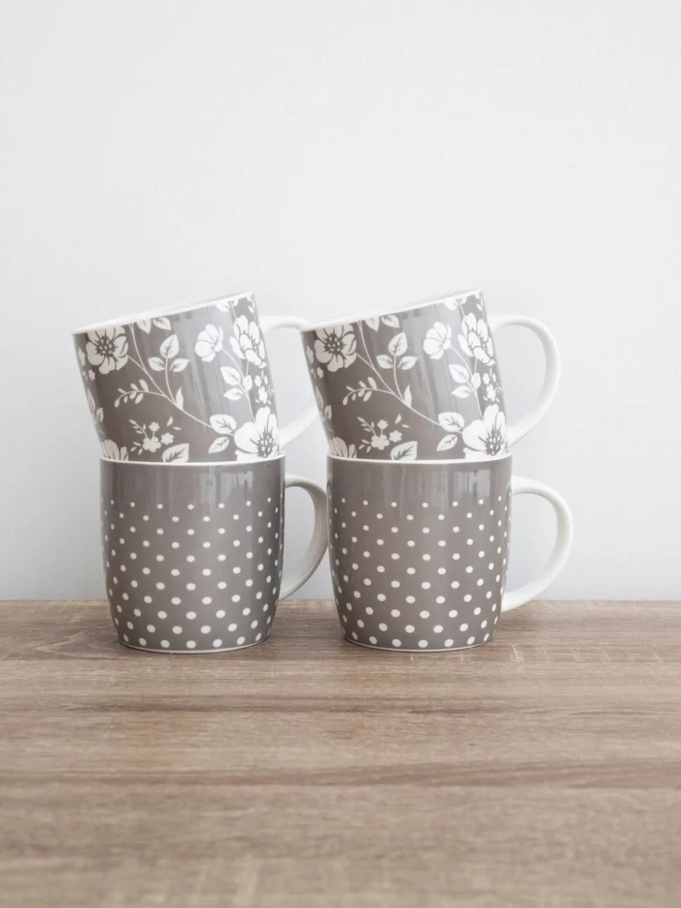 Kitchencraft Set of 4 Floral Polka Dot Ceramic Mugs