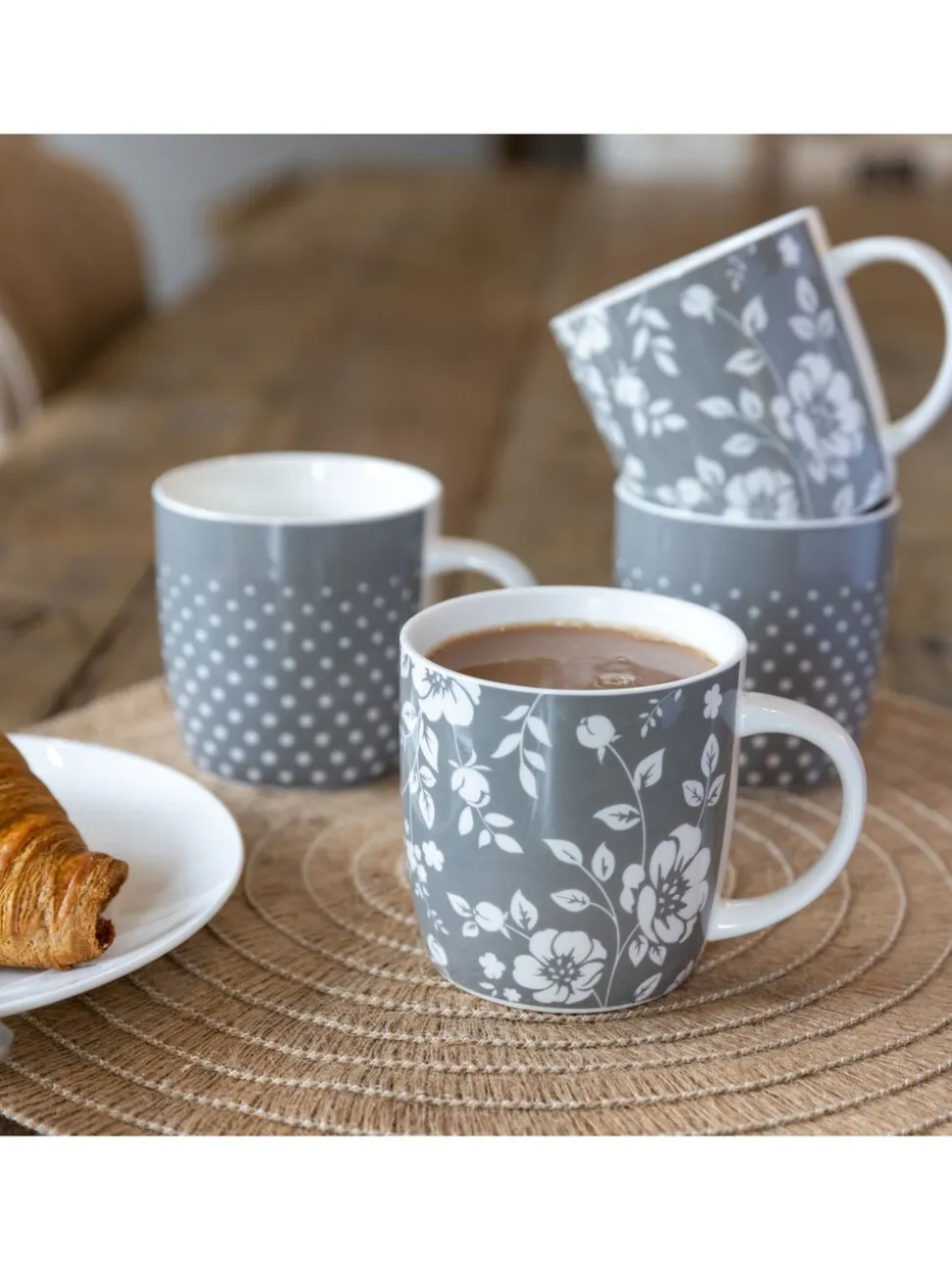 Kitchencraft Set of 4 Floral Polka Dot Ceramic Mugs