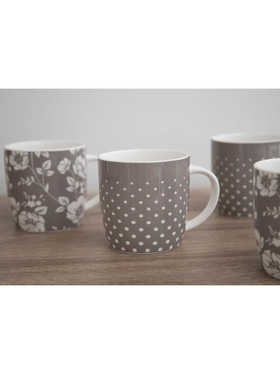 Kitchencraft Set of 4 Floral Polka Dot Ceramic Mugs