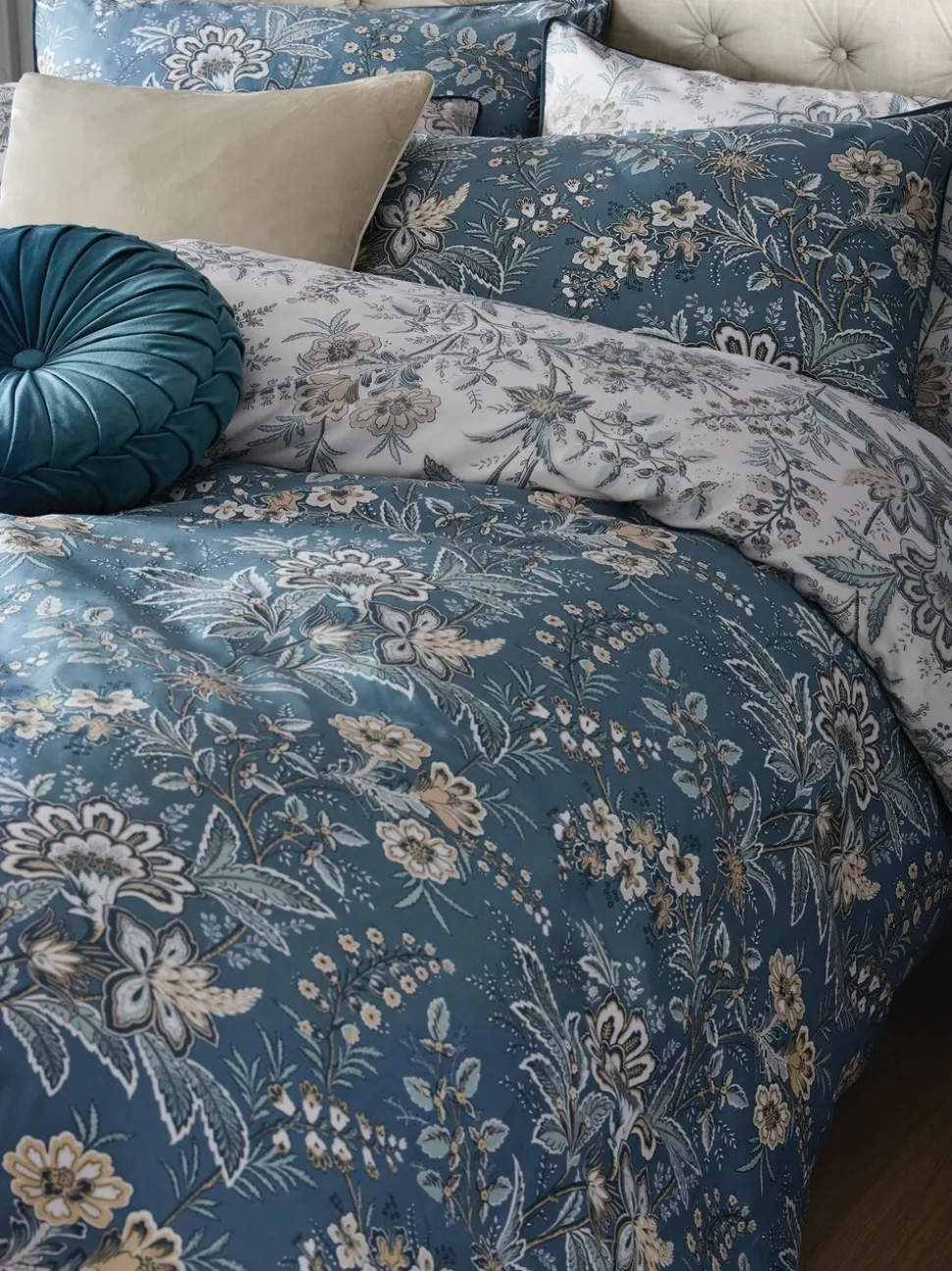 Laura Ashley 100% Cotton Sateen 200 Thread Count Marlbrook Duvet Cover and Pillowcase Set