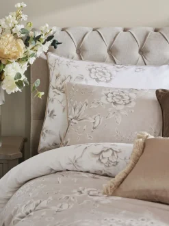 Laura Ashley 100% Cotton Sateen 220 Thread Count Rowsham Garden Duvet Cover and Pillowcase Set