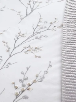 Laura Ashley 100% katoen perkal 200 draadtelling Pussy Willow Sprig geborduurd dekbedovertrek en kussensloopset