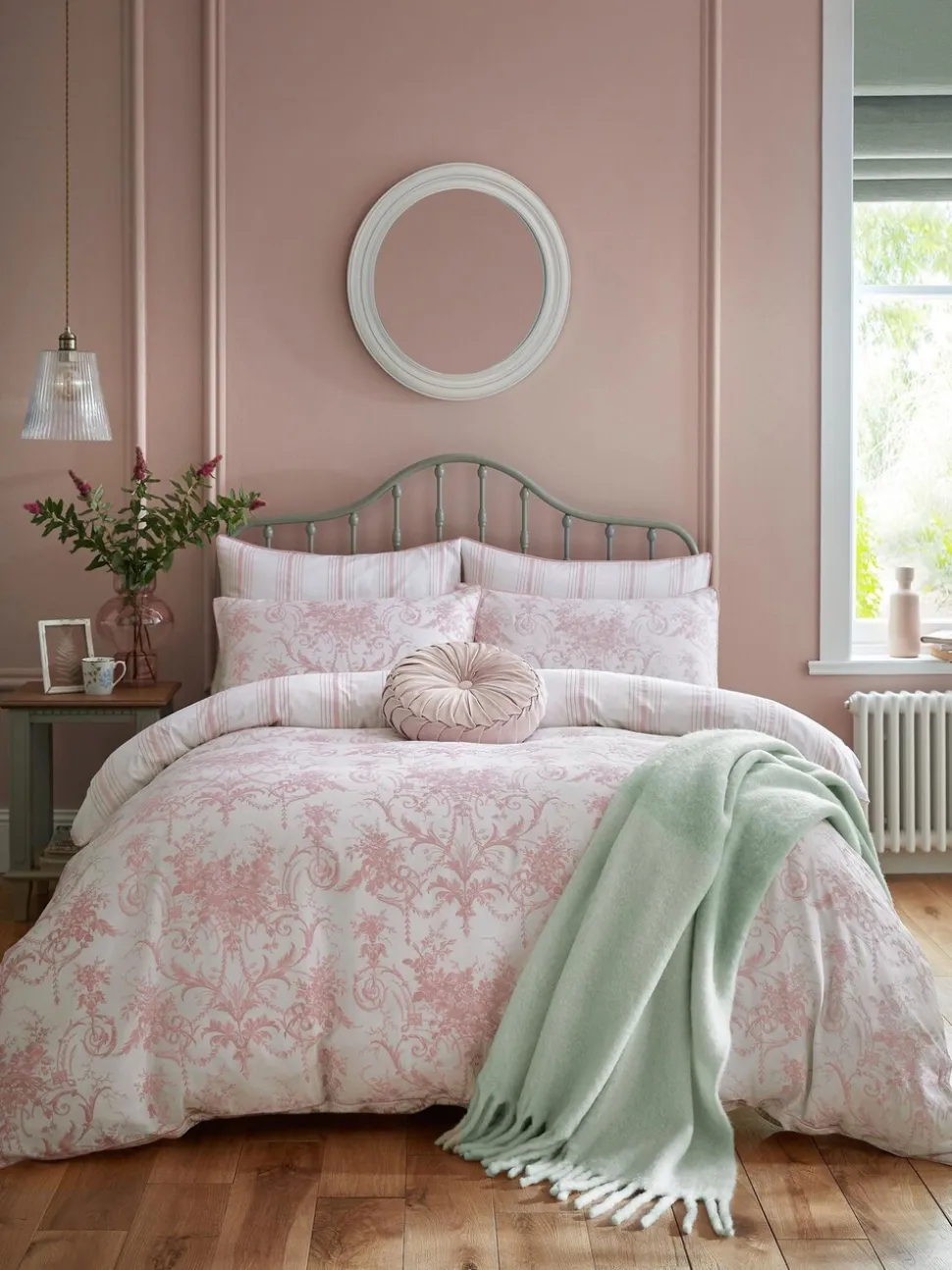 Laura Ashley 100% katoensatijn 200 draadtelling Tuileries dekbedovertrek- en kussensloopSet