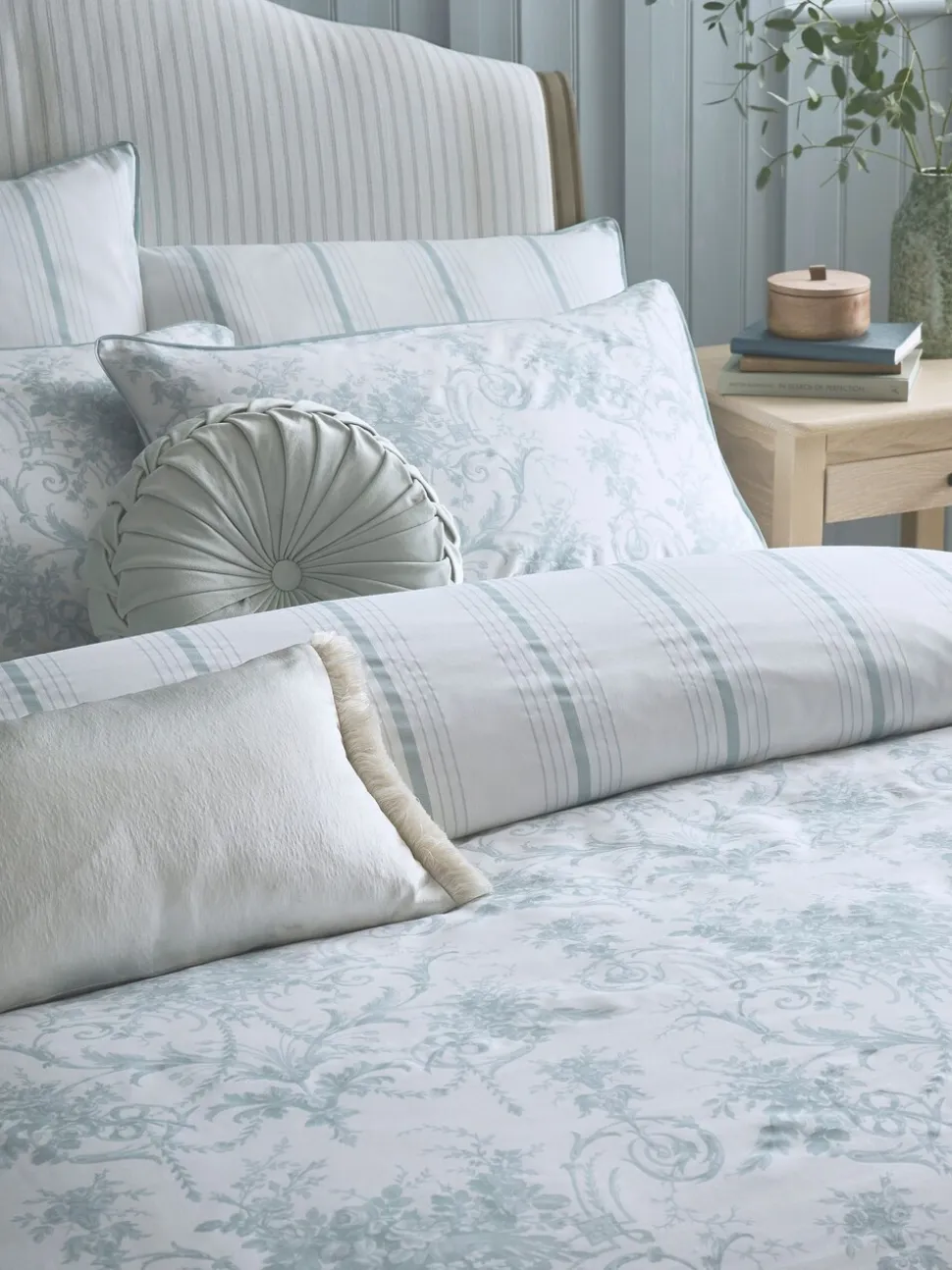 Laura Ashley 100% katoensatijn 200 draadtelling Tuileries dekbedovertrek- en kussensloopSet