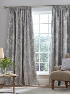 Laura Ashley gevoerde verduisterende Josette plooigordijnen
