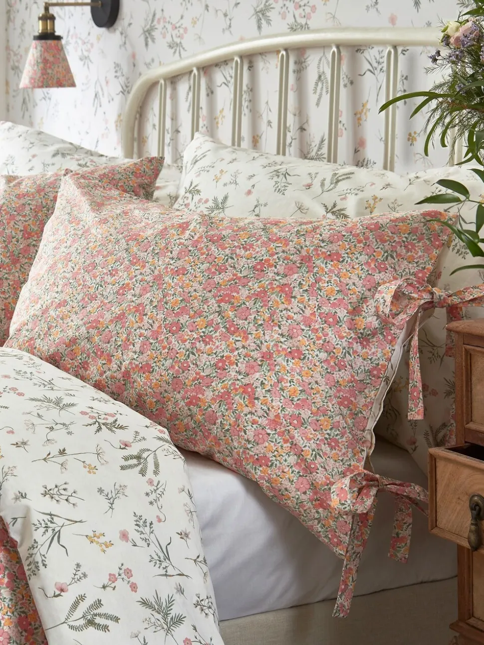 Laura Ashley Loveston set van 2 kussenslopen van 100% katoen met een draaddichtheid van 200