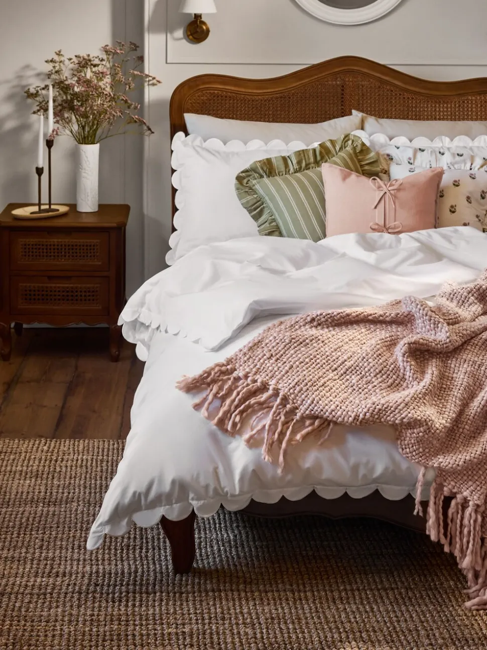 Laura Ashley Scallop 200 Thread Count Duvet Cover and Pillowcase Set