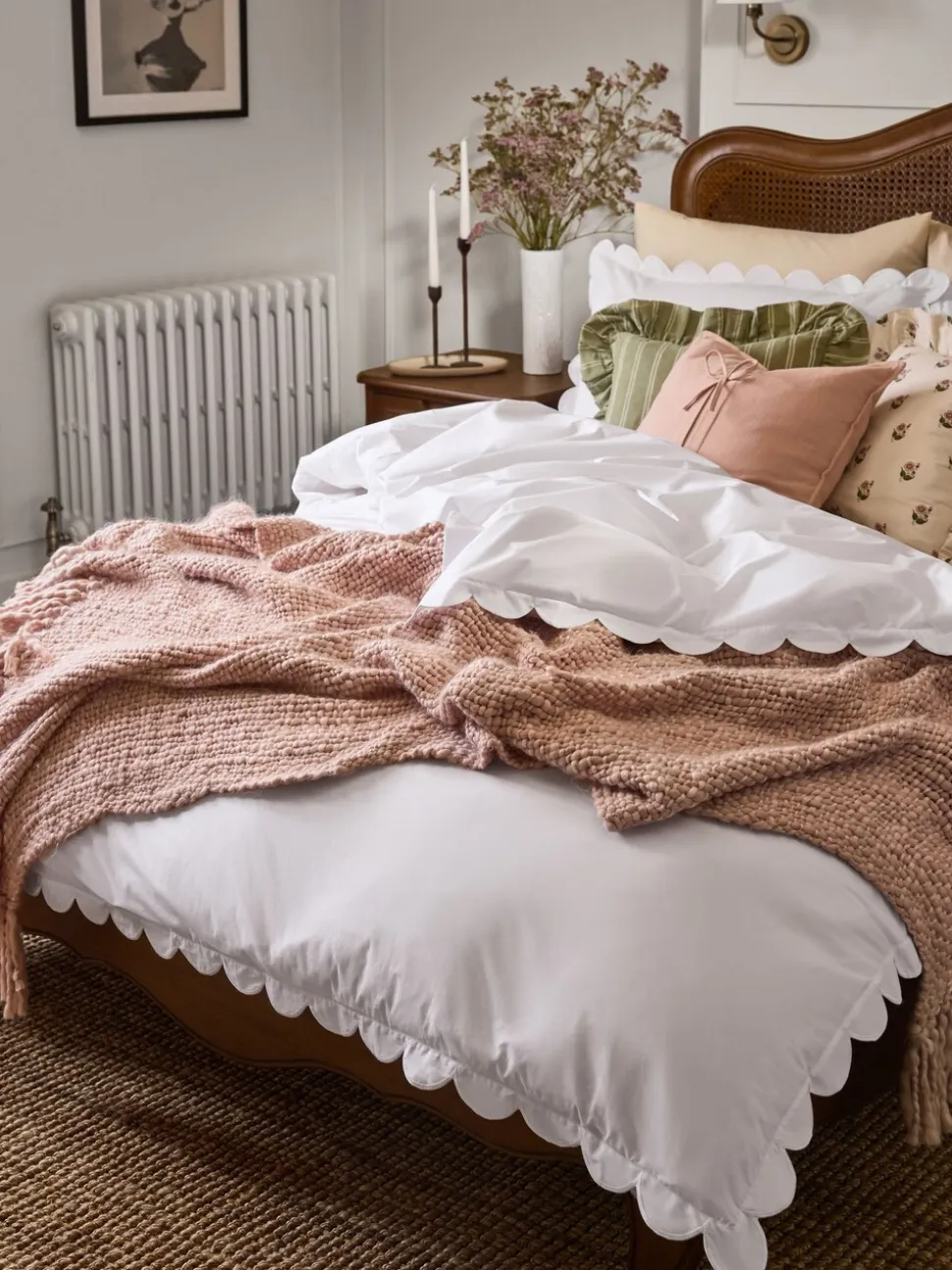 Laura Ashley Scallop 200 Thread Count Duvet Cover and Pillowcase Set