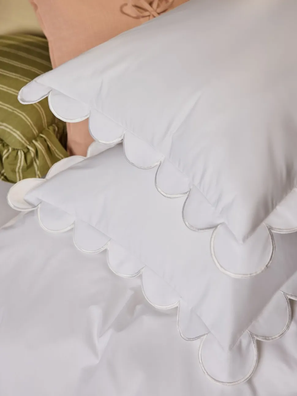Laura Ashley Scallop 200 Thread Count Duvet Cover and Pillowcase Set