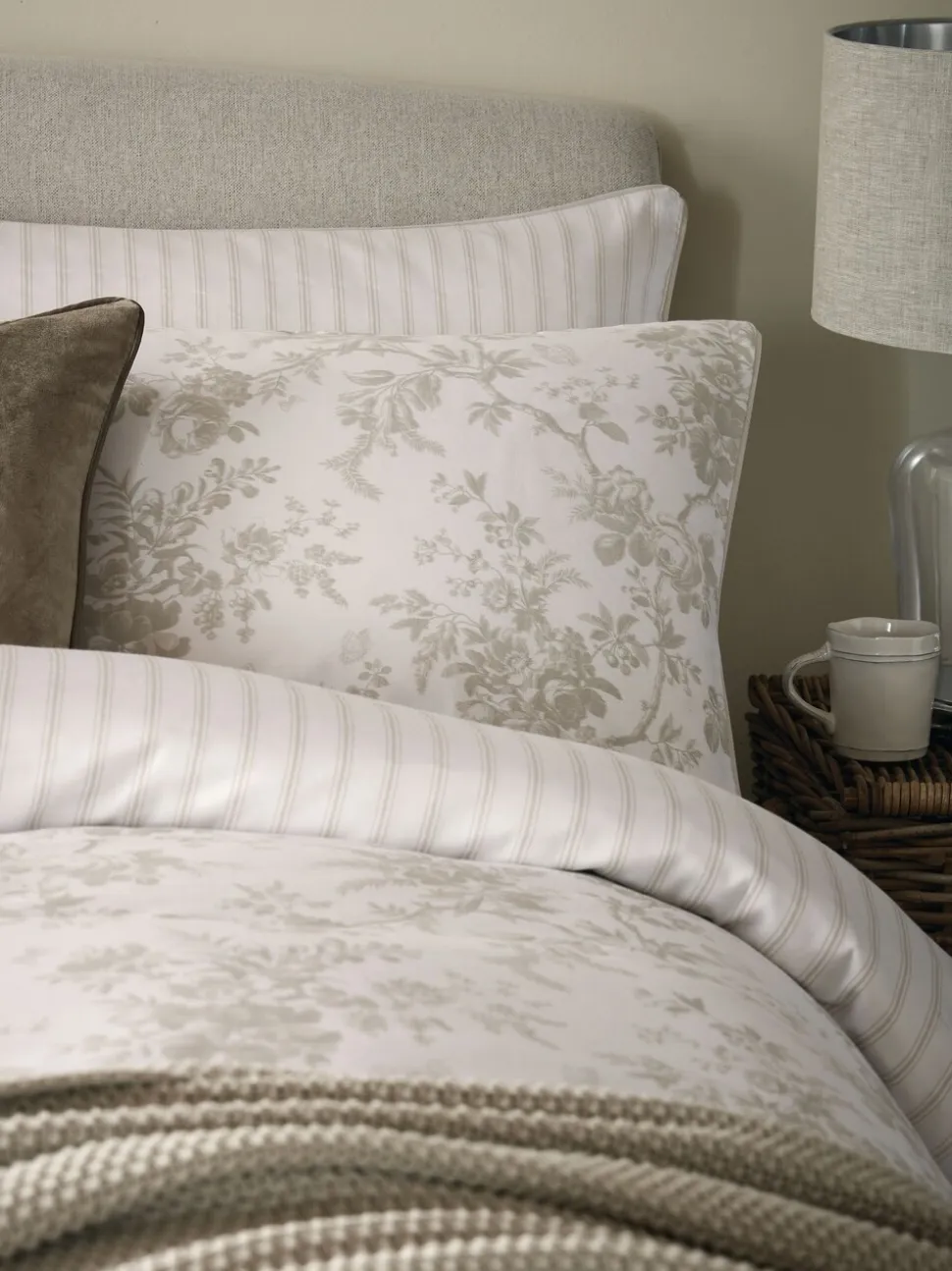 Laura Ashley Set of 2 100% Cotton Walled Garden Pillowcases