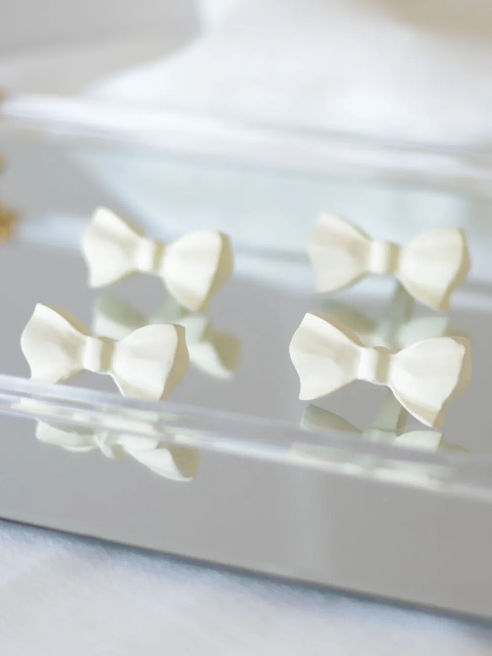 Laura Ashley Set of 2 Aluminum Bow Drawer Knobs