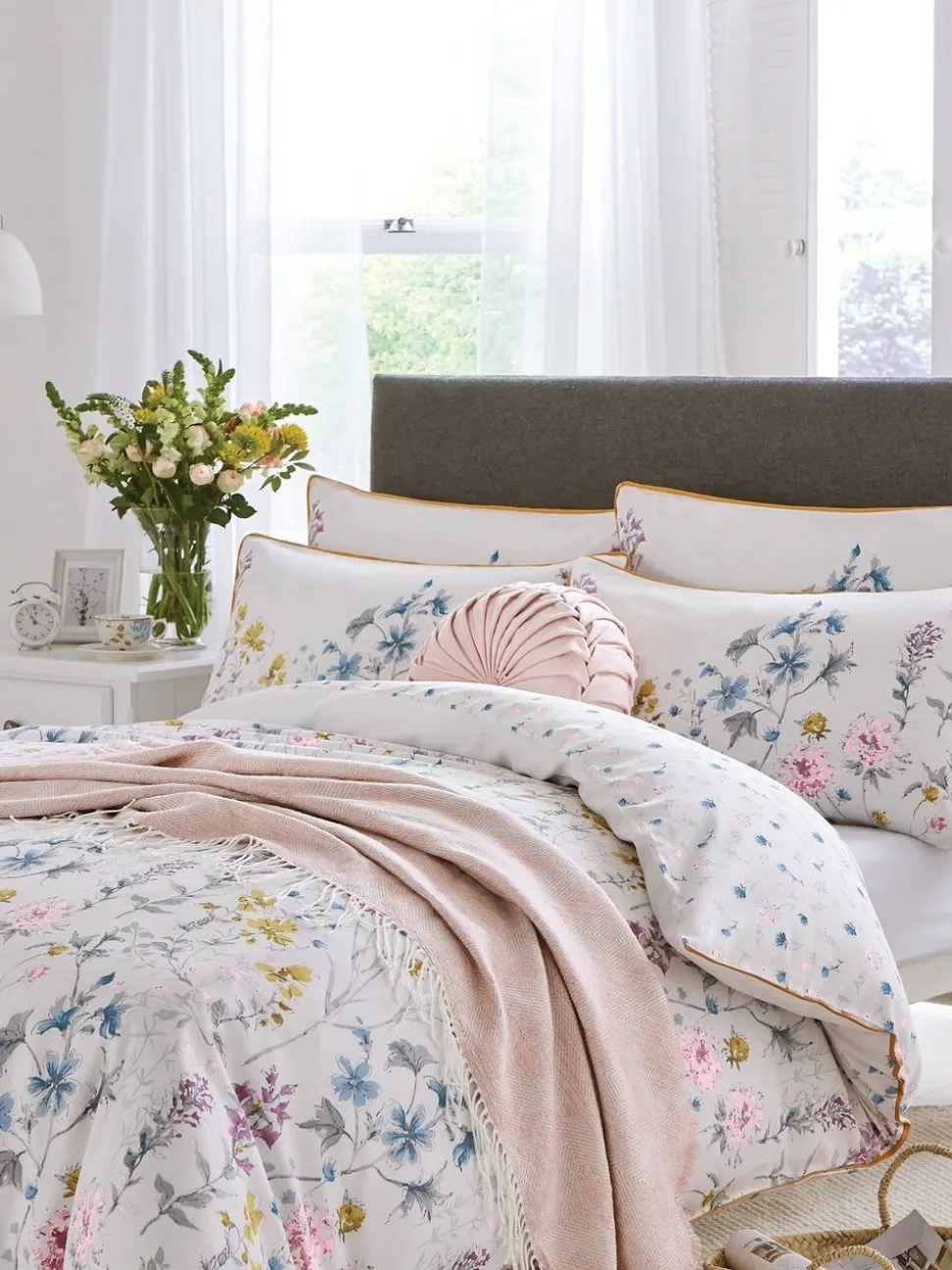 Laura Ashley set van 2 kussenslopen van 100% katoen met veldbloemenprint
