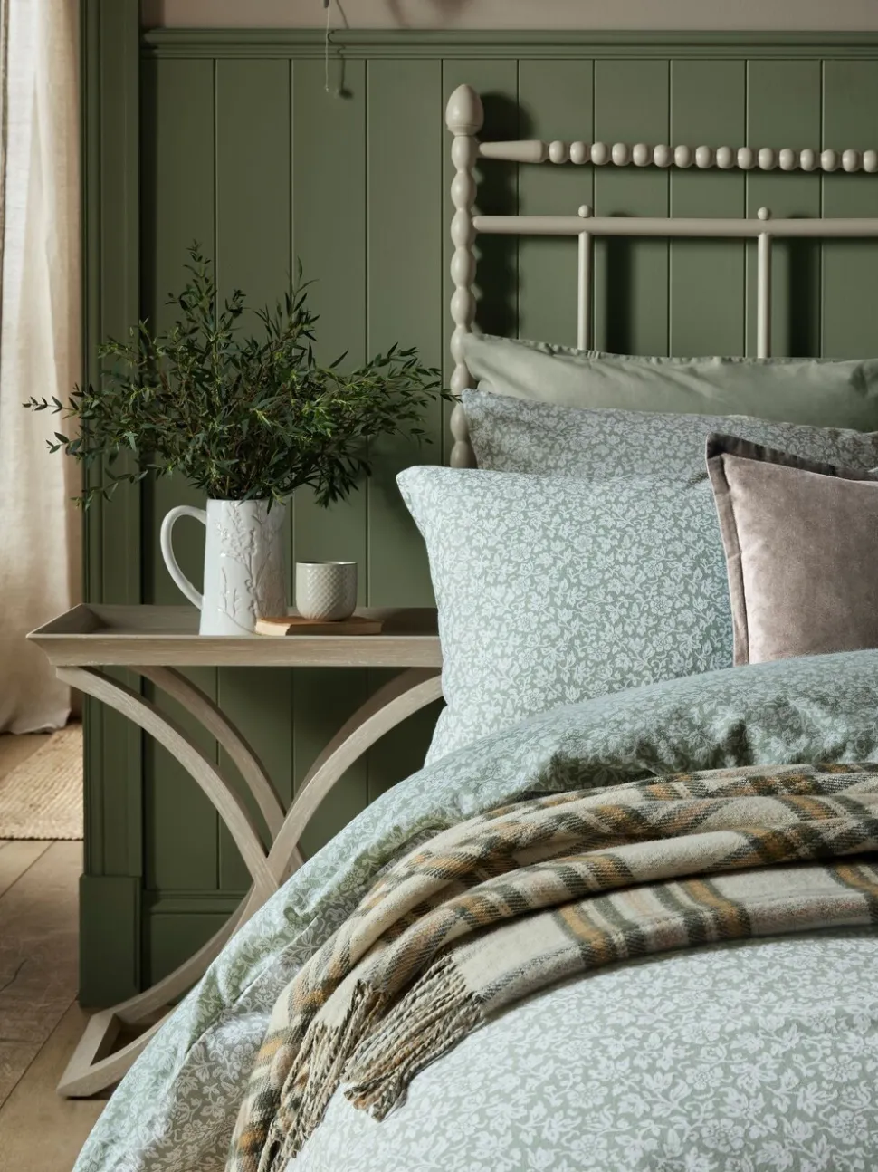 Laura Ashley Sweet Alyssum Duvet Cover and Pillowcase Set