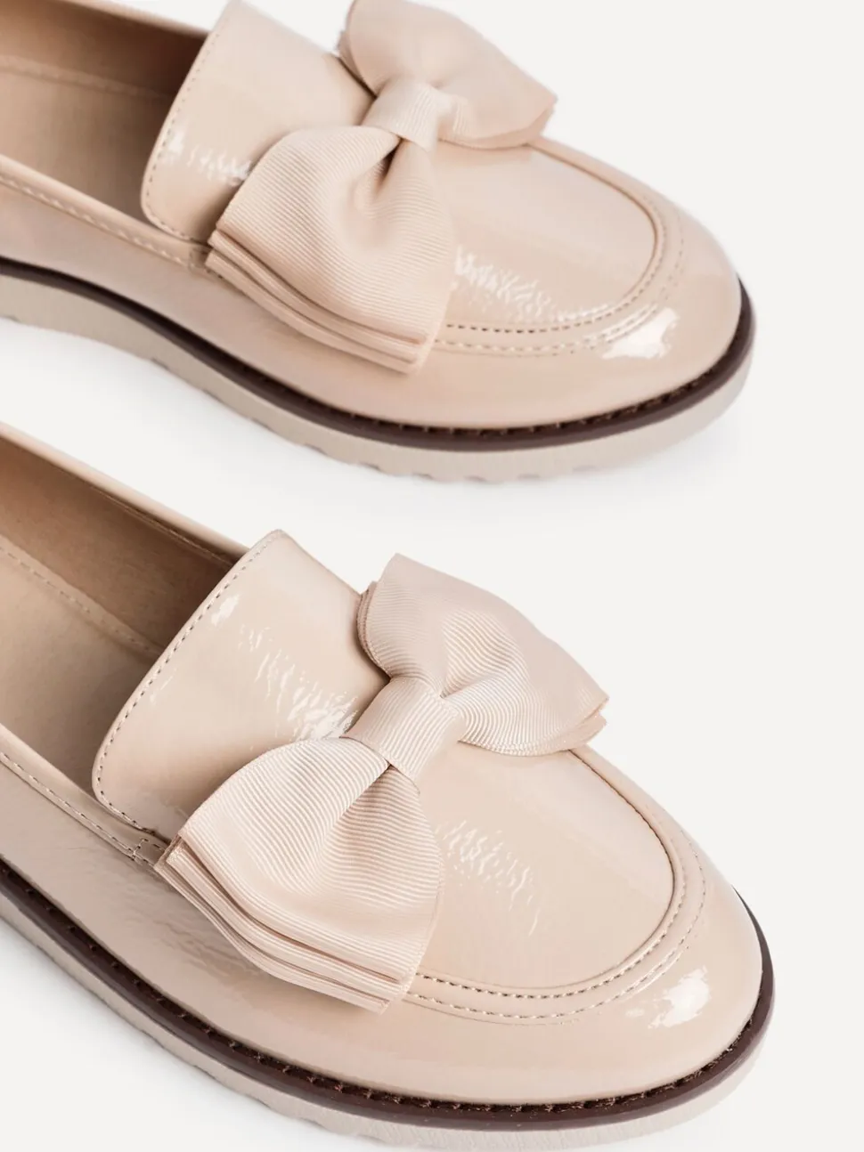 Licht beige - Linzi Cathy loafers met plateauzool en grote strik