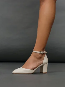 Licht beige - Linzi Leona pumps met blokhak en dichte hiel