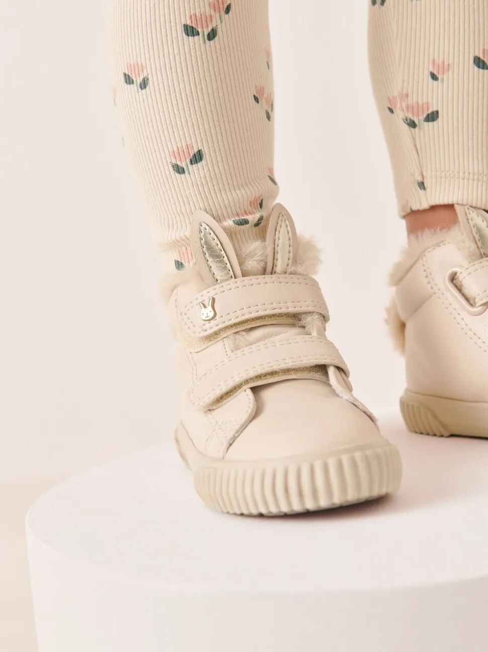 Lichtbeige met konijn - Hoge sneakers met klittenbandsluiting