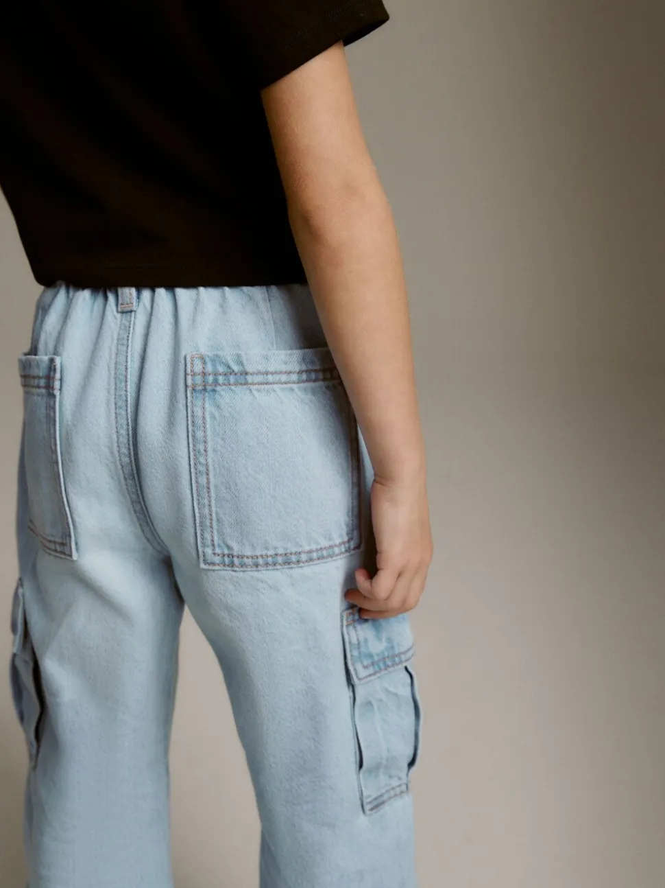 Lichtblauwe denim - Cargojeans met wijde pijpen (3-16 jr)