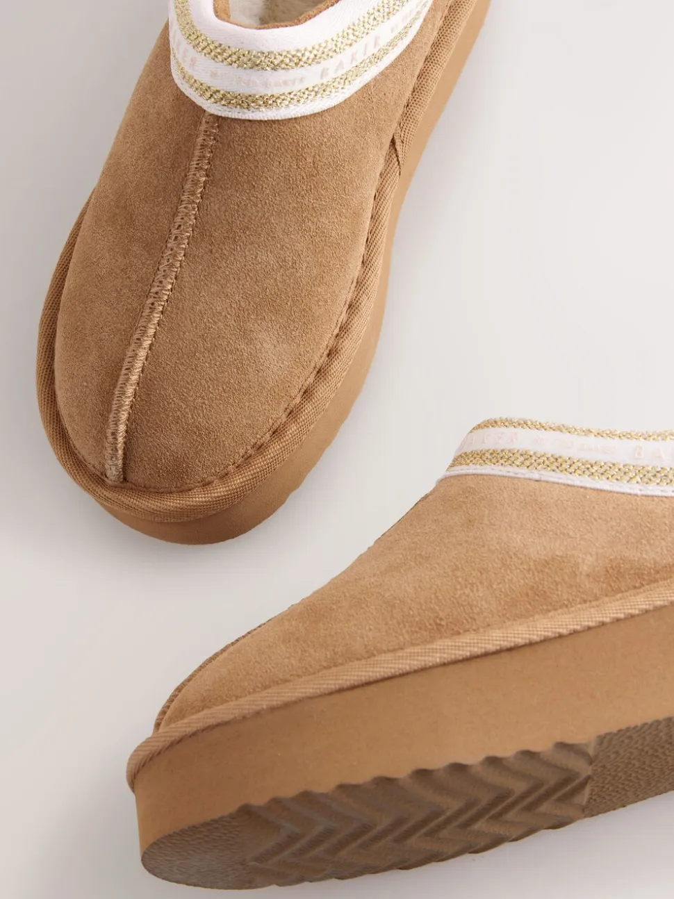 Lichtbruin - Baker by Ted Baker waterafstotende suède muilklomp-pantoffels voor meisjes