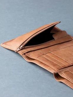 Lichtbruin - Lakeland Leather Bowston portemonnee met opvouwbaar ontwerp