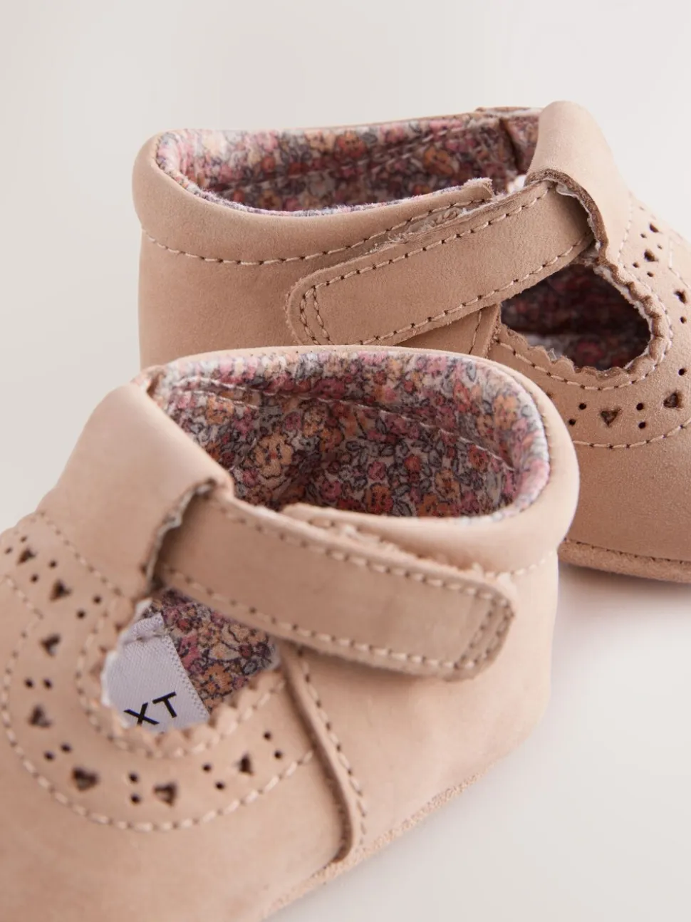 Lichtbruin - Leren babyschoen met T-bandje (0 - 24 mnd)
