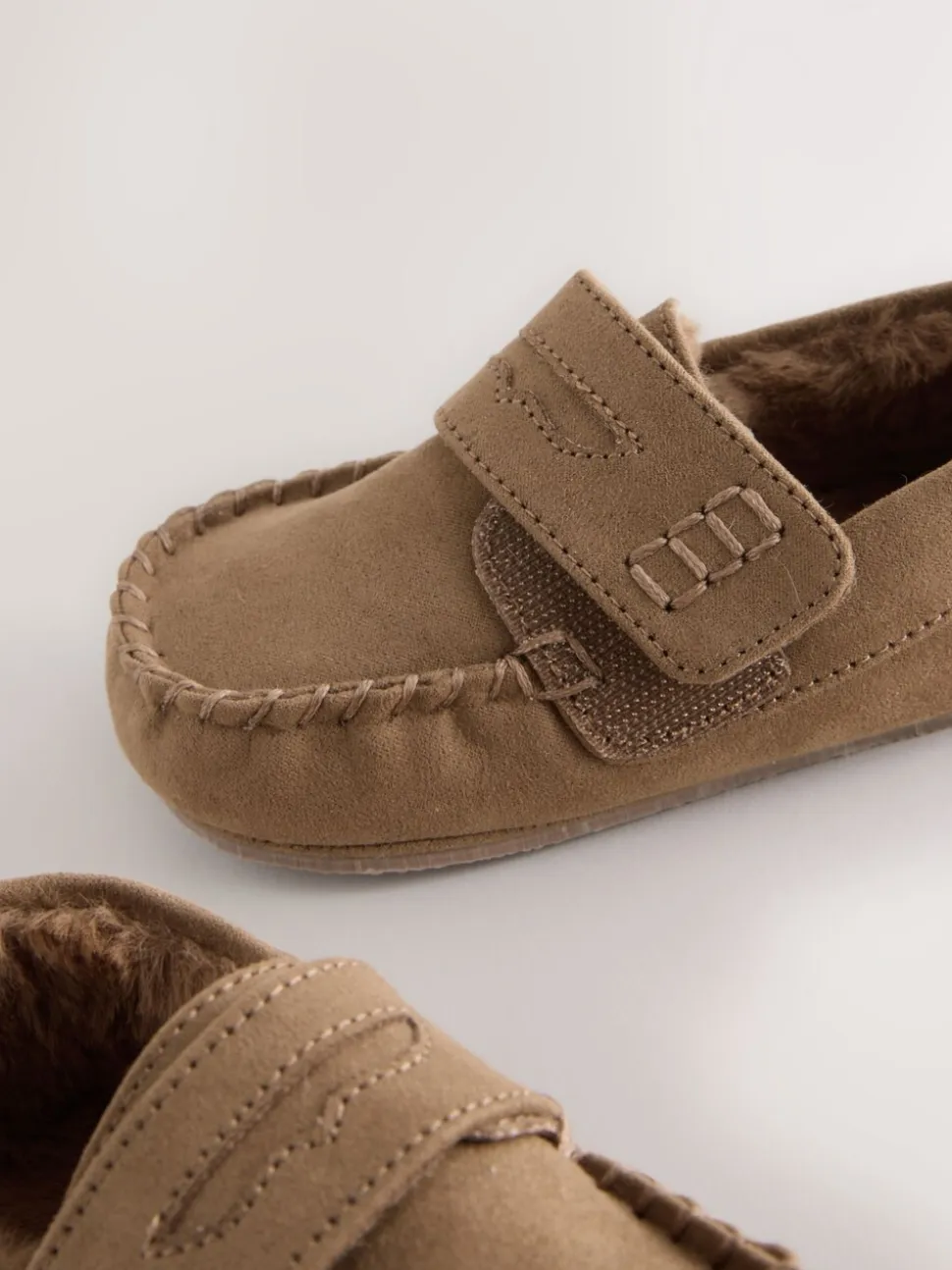 Lichtbruin - Mocassin-pantoffels met klittenbandsluiting