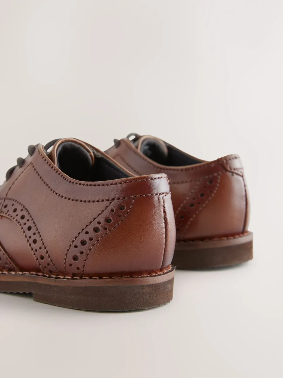 Lichtbruin - Modieuze brogues van leer