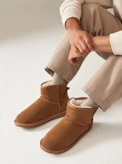 Lichtbruin - Signature Suede Slipper Boots with Faux Fur Lining