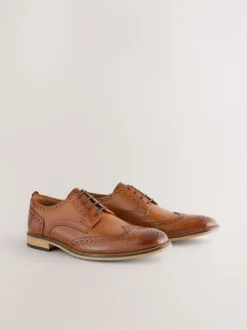 Lichtbruin - Standaard pasvorm - Brogues van leer met contrasterende zool