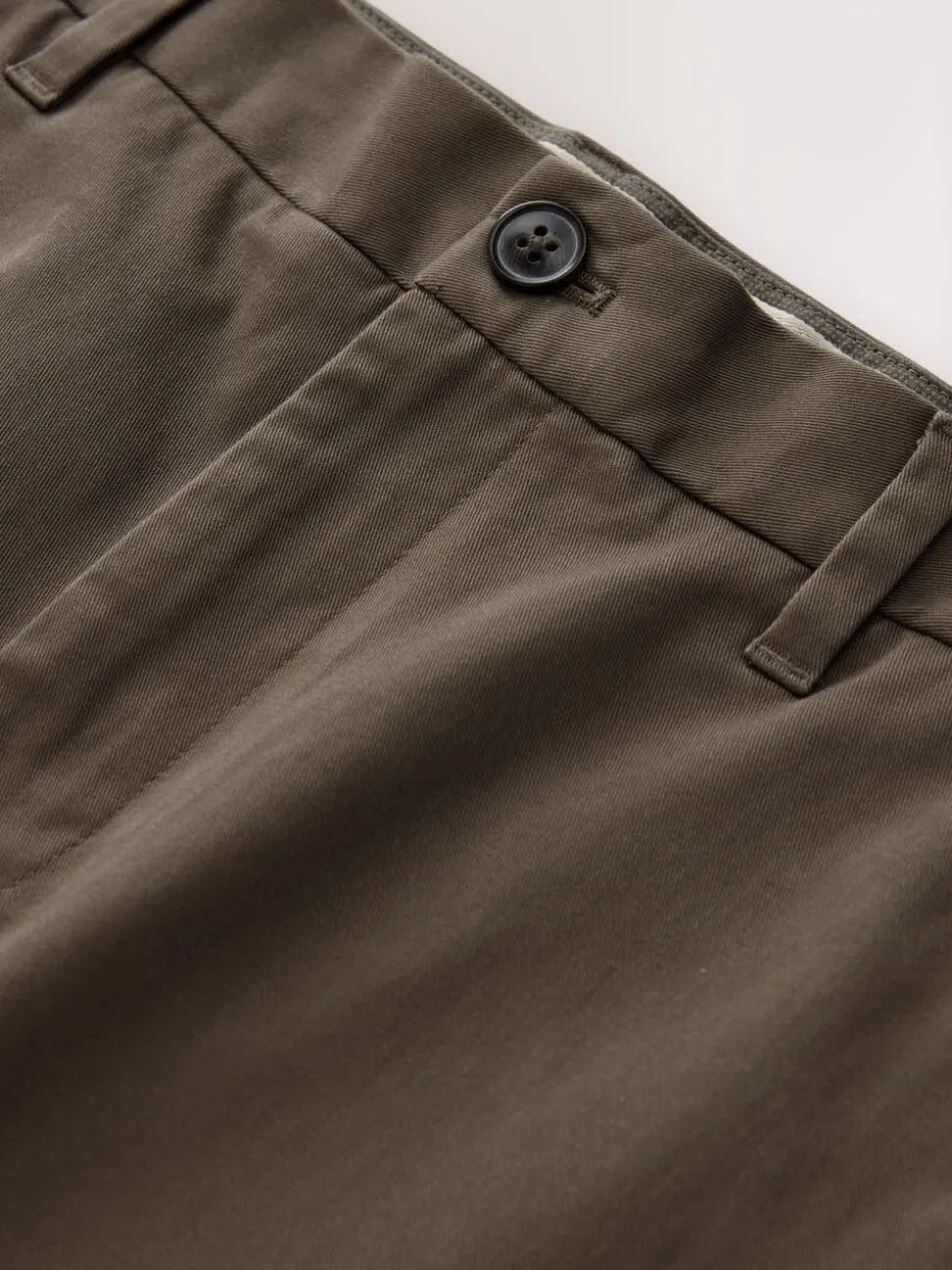 Lichtbruin - Standaard toelopende pasvorm - Stretchy chino