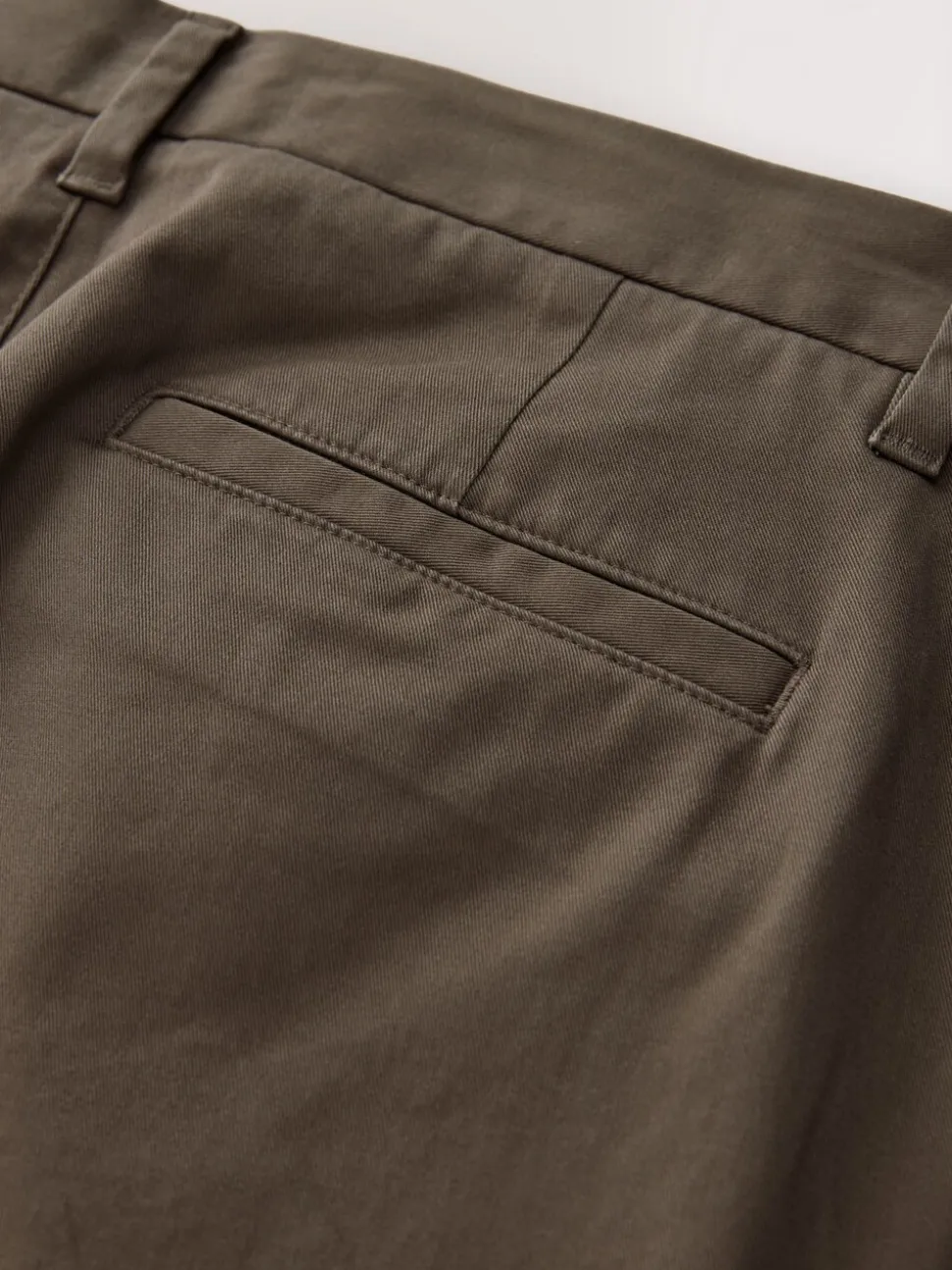 Lichtbruin - Standaard toelopende pasvorm - Stretchy chino