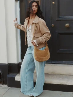 Lichtbruin - Suede Scoop Cross-Body Bag