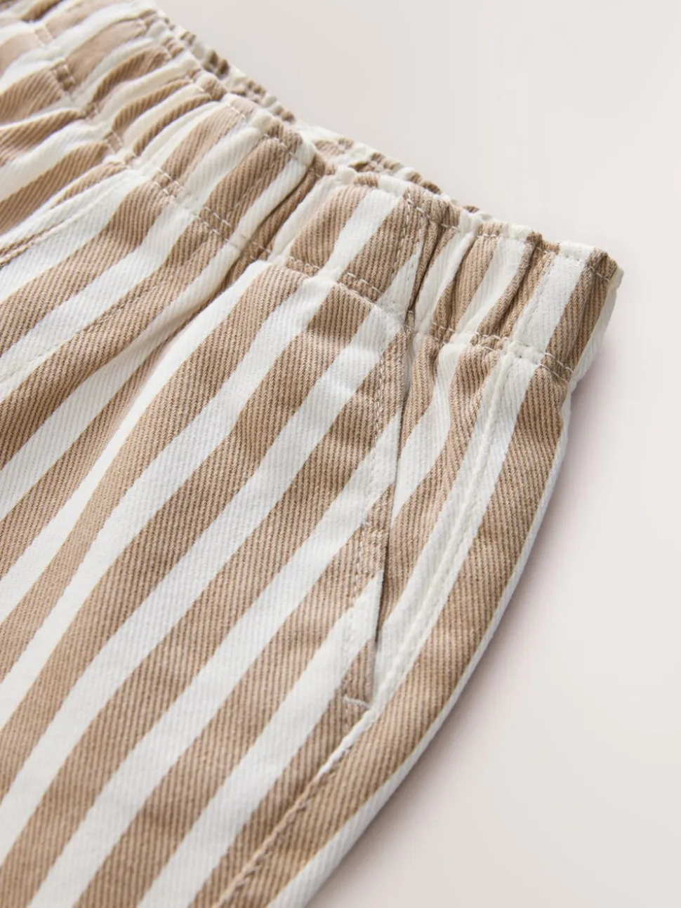 Lichtbruin/wit gestreept - Wijde broek met elastische taille (3mnd-7jr)