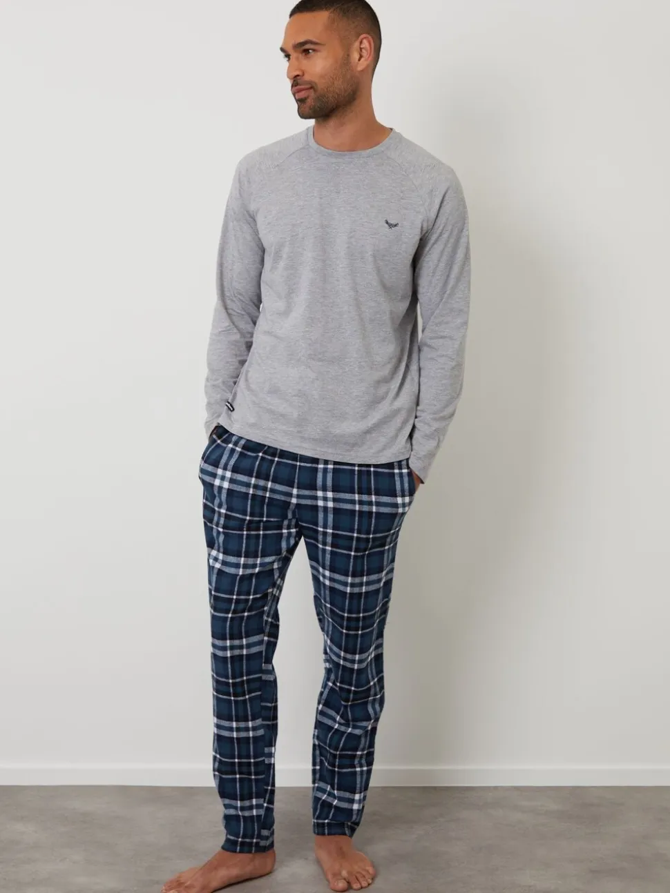 Lichtgrijs - Threadbare - Pyjamaset van gemengde stoffen met lange mouwen